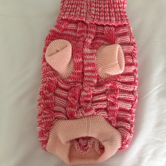 🐾💓🐾 NWOT SWEATER MEASUREMENTS IN PHOTOS 🐾 - Picture 2 of 4